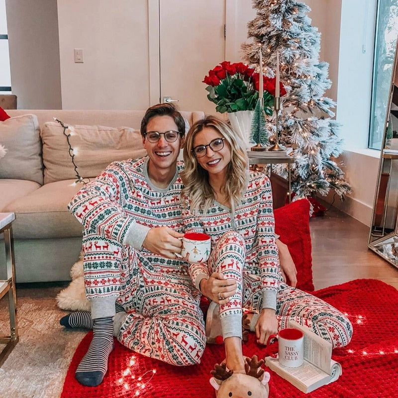 Family Matching Pajamas Classic Print Dad, Mother, Daughter Sleepwear Baby Boys Girls